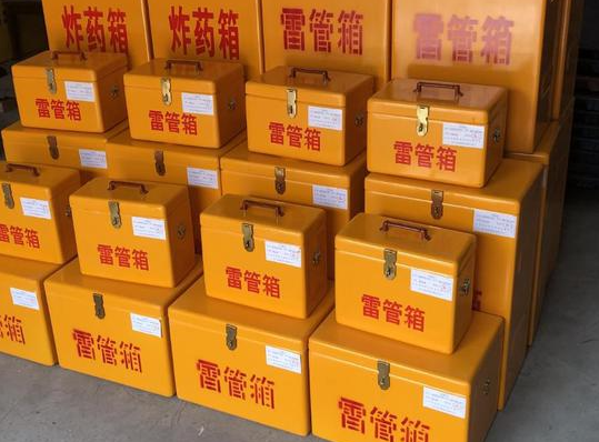 称多玻璃钢雷管箱的使用寿命一般是多少？