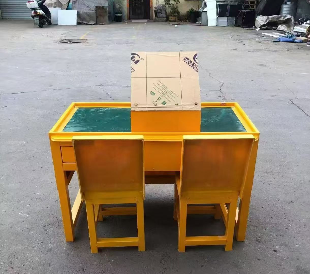 称多防静电导通桌井下煤矿火工品发放桌：危险品流转的安全守护者